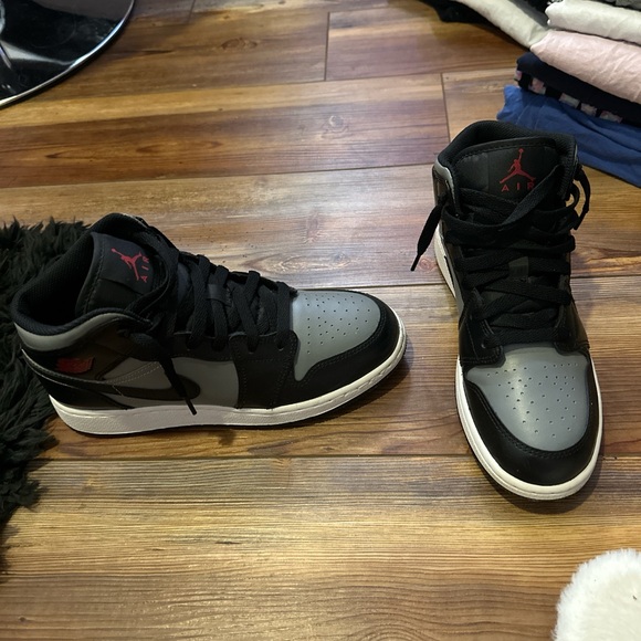 Jordan 1s shadow red - Picture 3 of 3